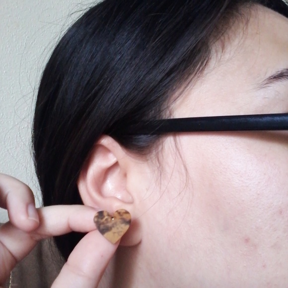 Heart shell earrings - Picture 4 of 5